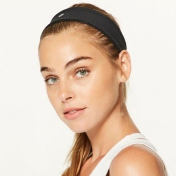 lululemon athletica Accessories - Lululemon Black Headband Women’s Fly Away Tamer
